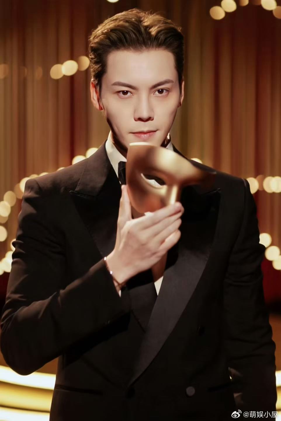 陈伟霆终于演医生了 终于圆梦医生造型！陈伟霆在《爱情慢慢》里颜值演技双在线，王志