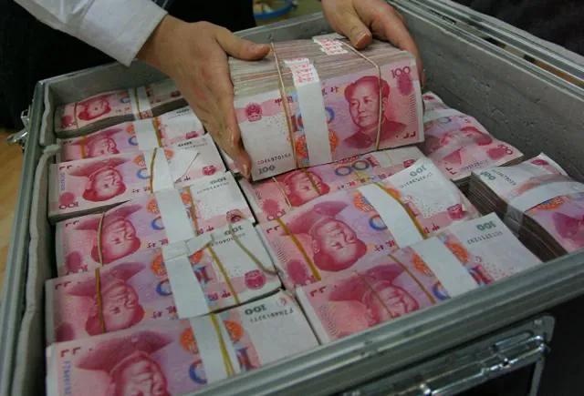 如果你有100W，你还会上班吗？
如果我有100万，我会选择不再去上班。虽然这笔