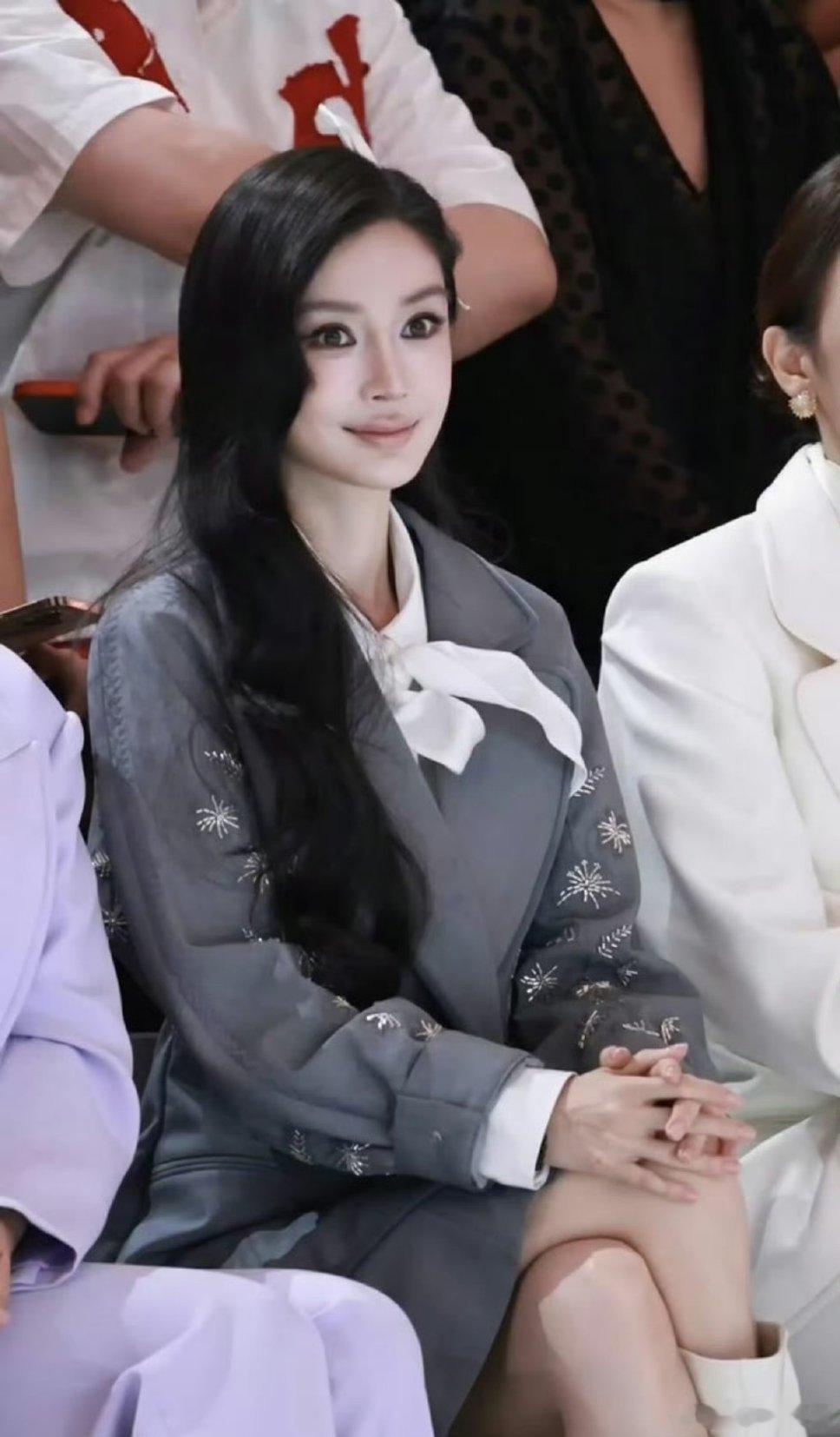 杨颖今日活动生图，颜值回春了吗 