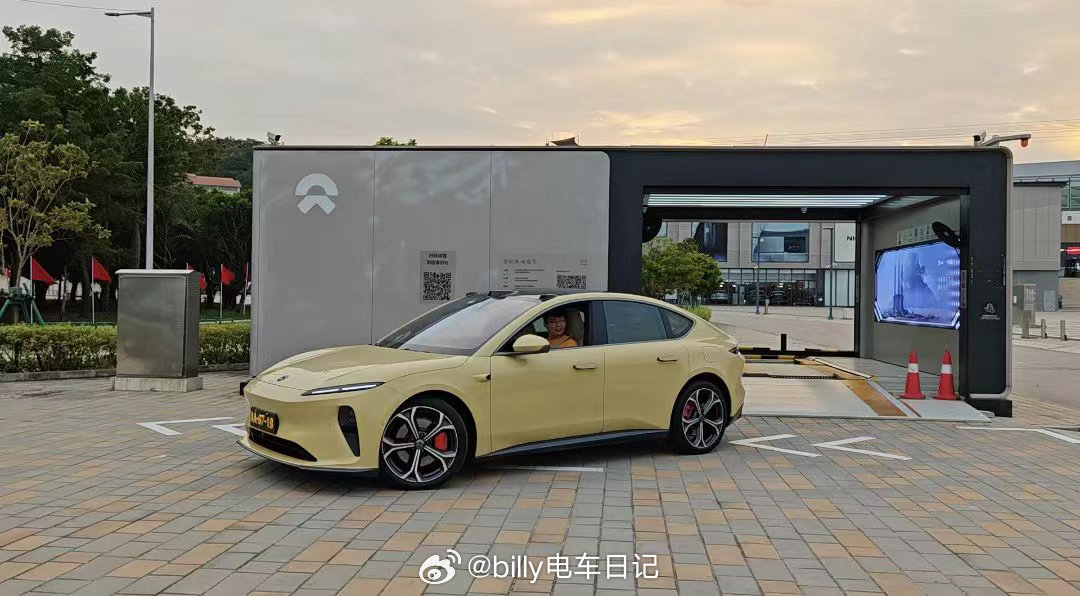 说到换电模式大家首先想到的就是蔚来，从去年开始，宁德时代的巧克力换电站也在全国大