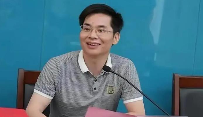 上世纪九十年代初，曾被誉为中国第一神童的留美博士谢彦波，在普林斯顿大学因与诺贝尔