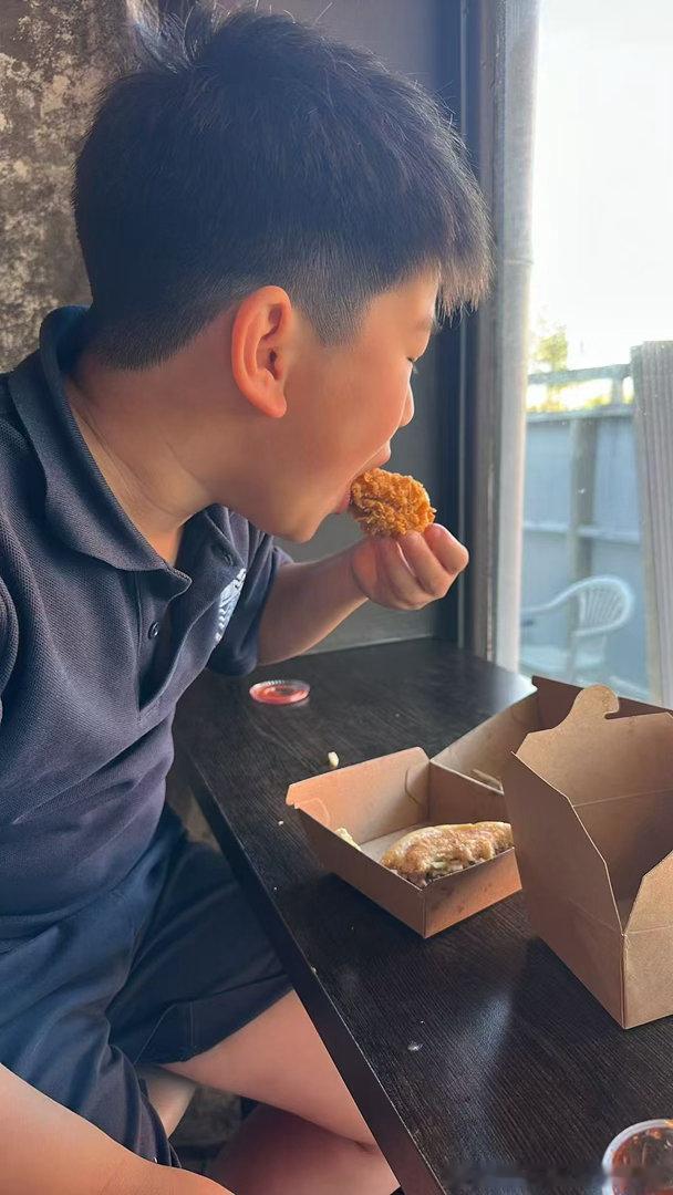 儿子我希望你可以反思你遇到的很多东西和事情， 你比如便宜这件事，目前的网络主播们