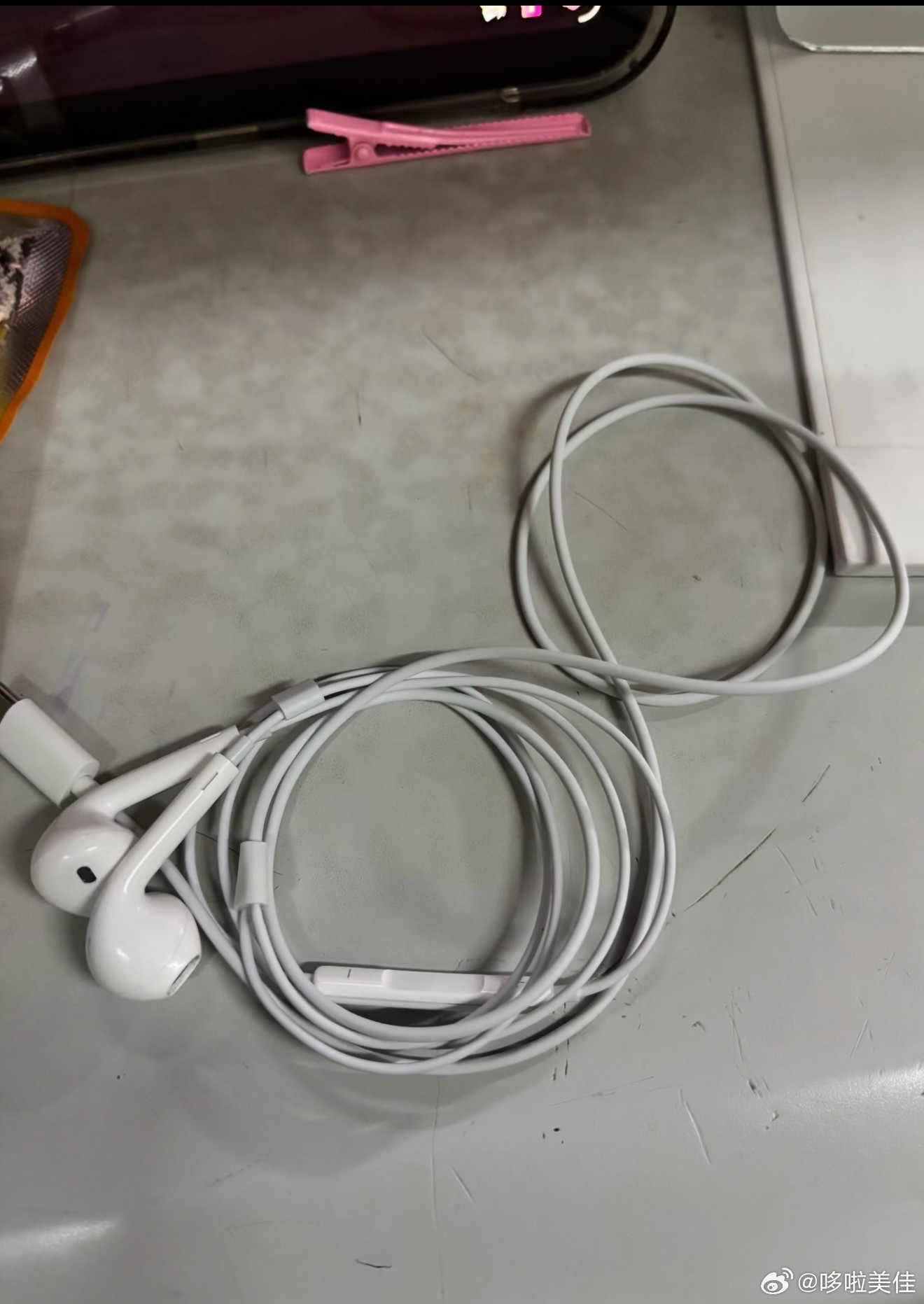 有线耳机爆火原因无非就是三个原因吧：1、相比无线耳机，有线耳机连接更稳定，不少人