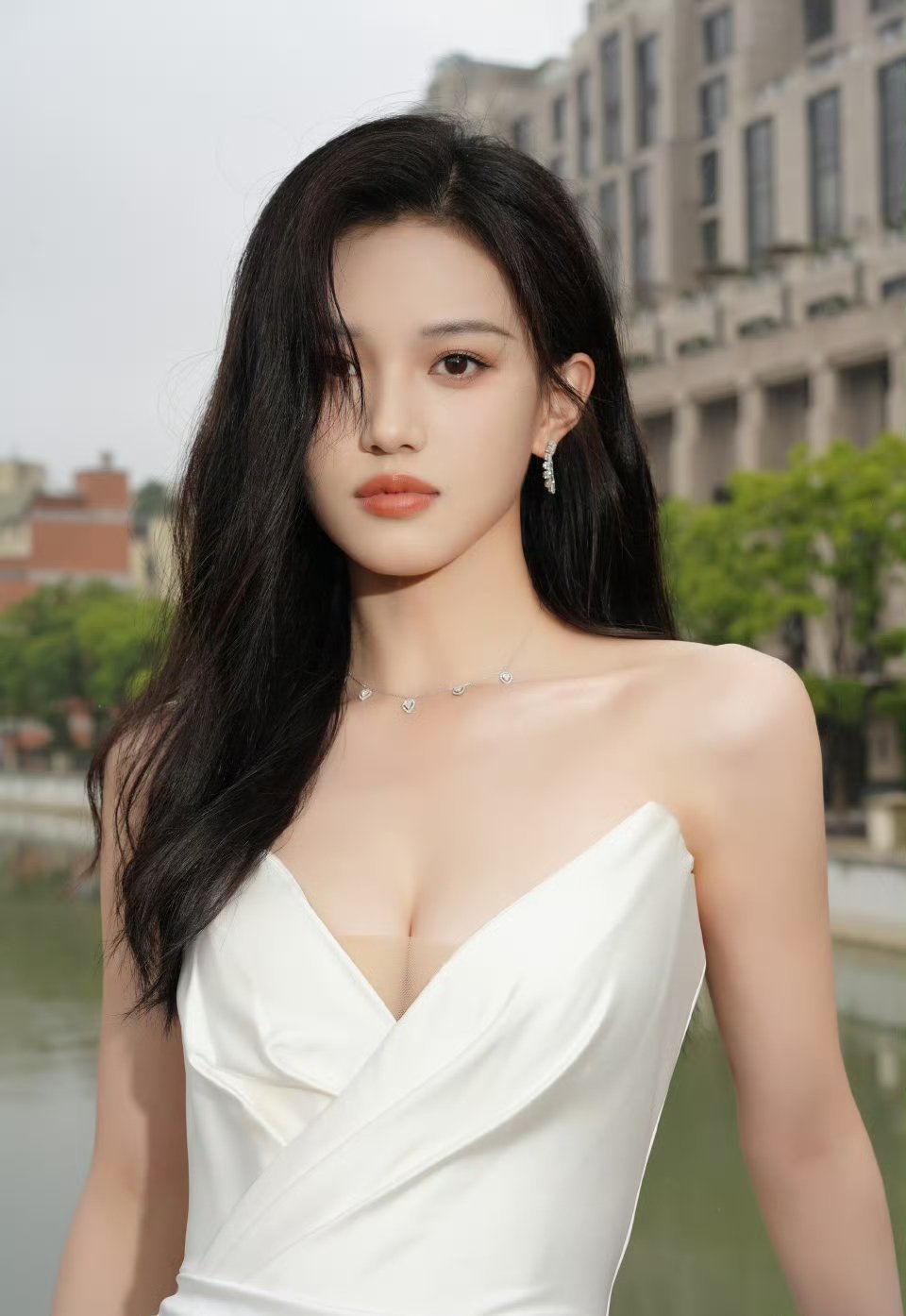 沈羽洁深v沈羽洁沈羽洁手臂肌肉线条 ​​​