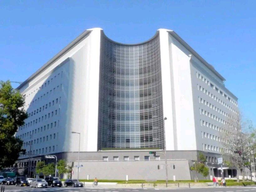 日本这起护理机构事故太离谱了。大阪市一名90多岁女性在机构洗澡，被60℃热水严重