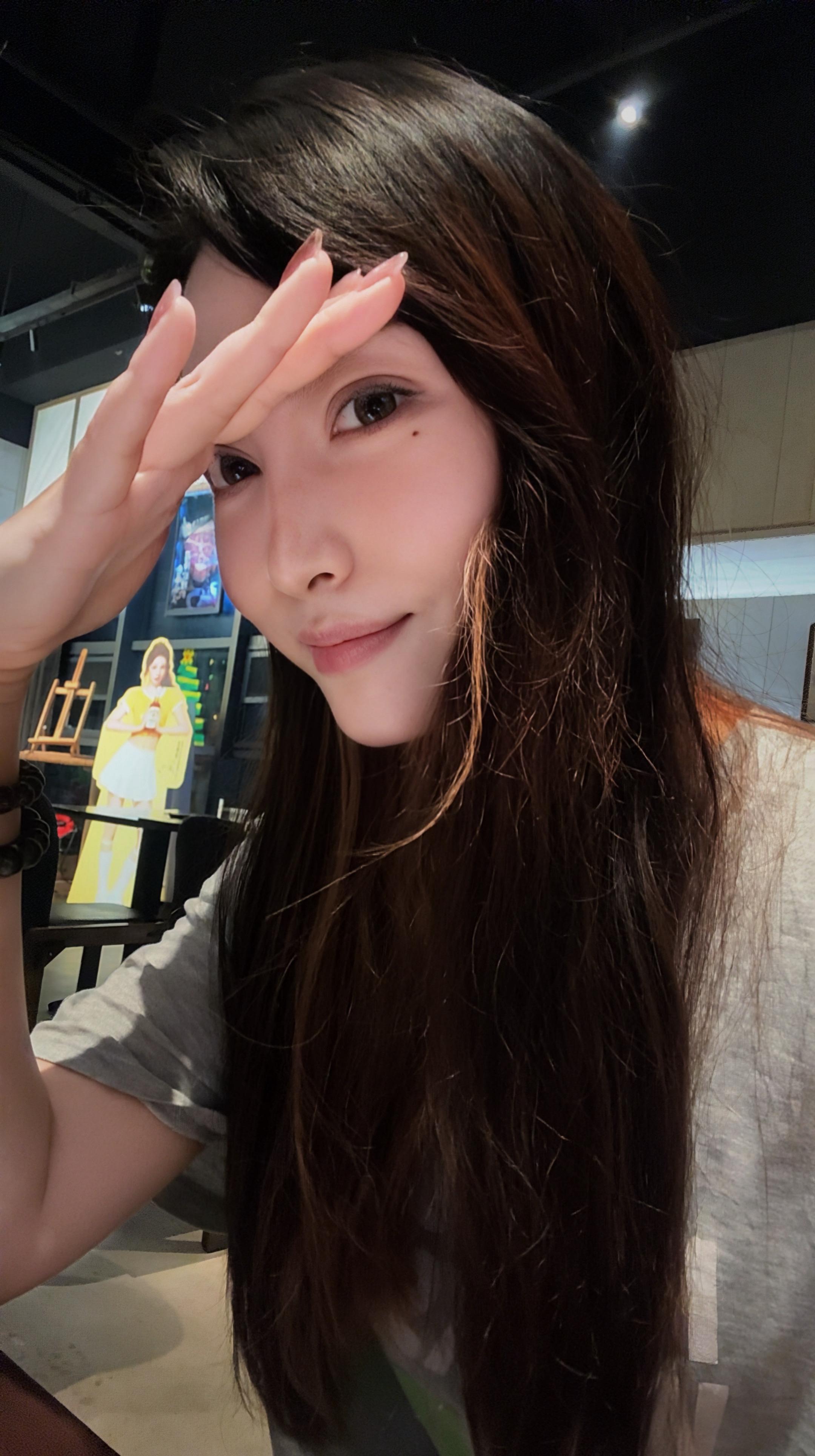 我平常发一些不明不白的文案 有人以为我恋爱了 有人以为我分手了 有人以...