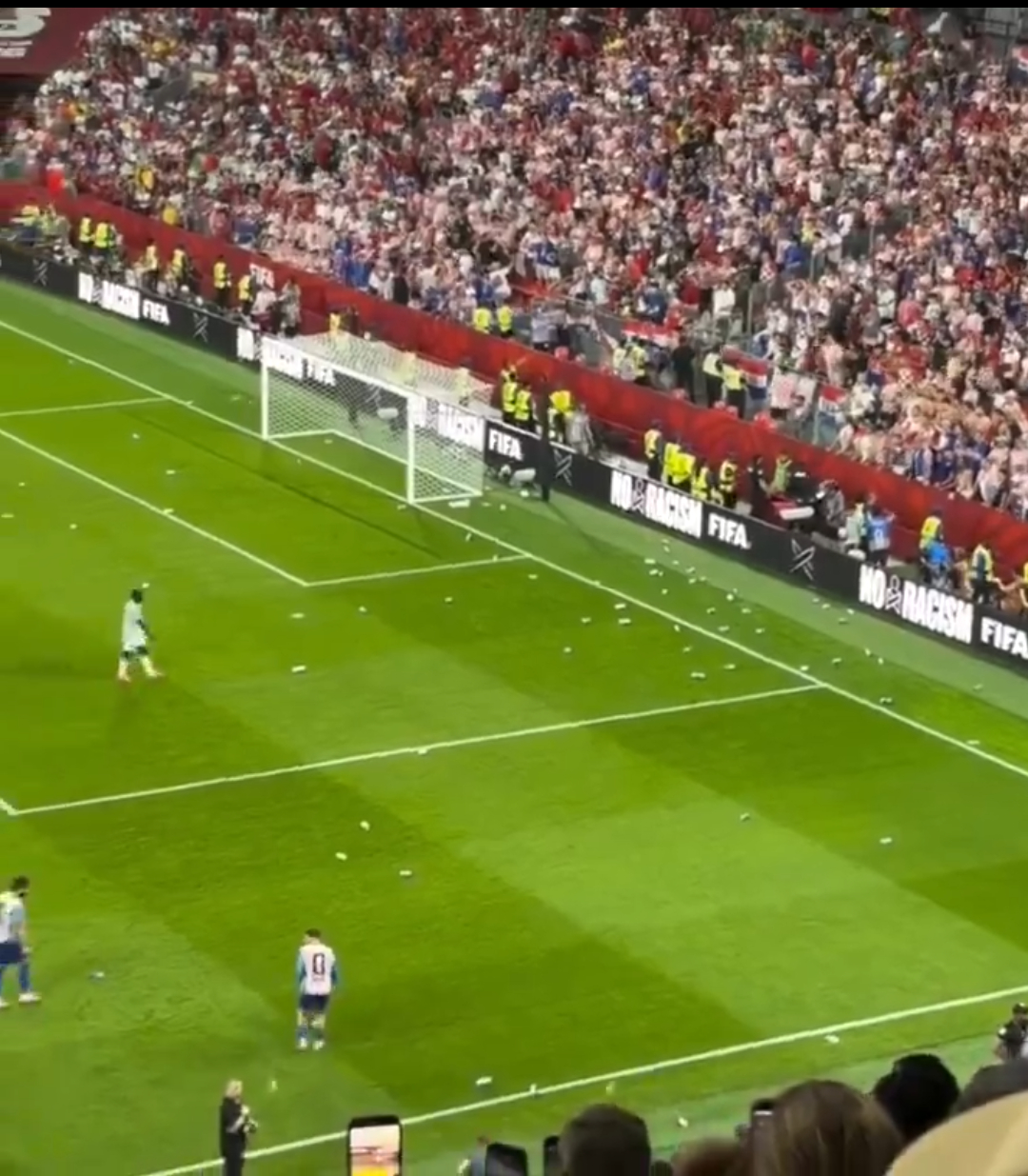FIFA官方证实克罗地亚绝平球无效在克罗地亚队的追平球被判无效后，愤怒的克罗地亚