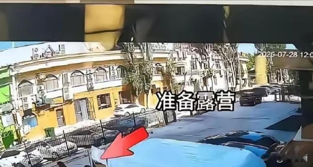 报应来了，重庆的王先生，带着他的同伴到达西藏，所有酒店和民宿都拒绝接待他们，这下