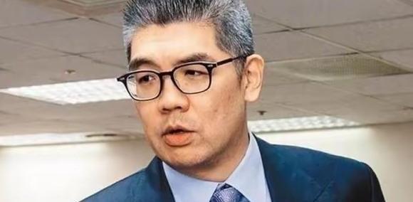 七月流火，离郑丽文定调的7月25日凯道之举越来越近，蓝营内的暗涌却是愈发明显了。