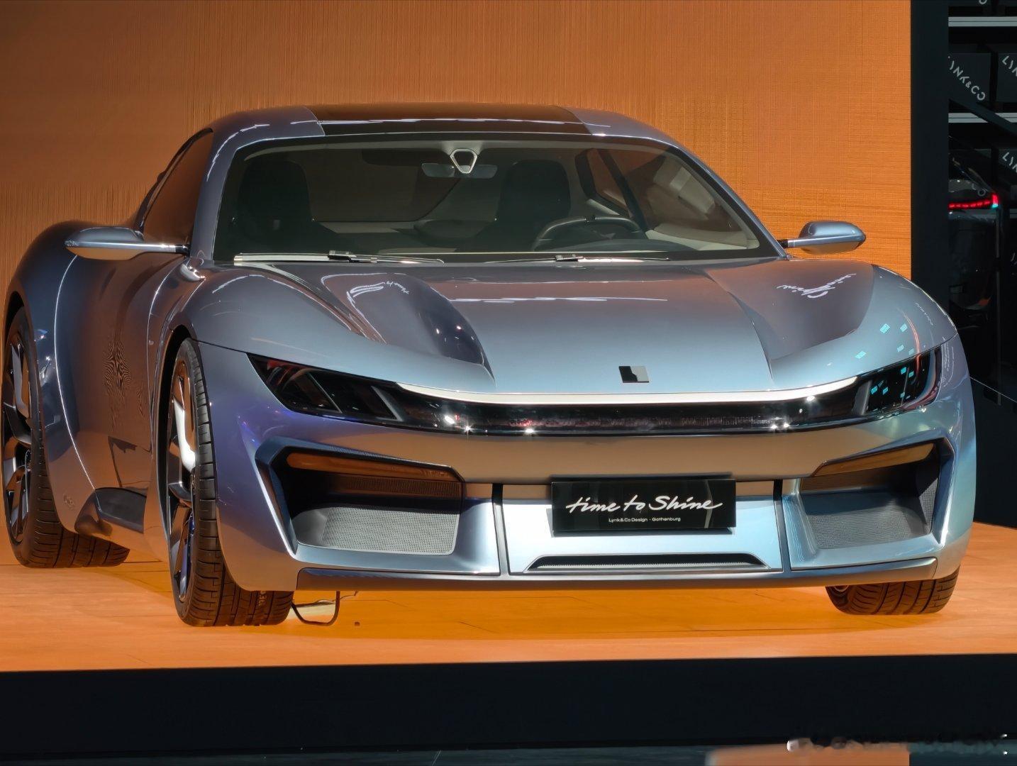 今天看了几台跑车目前方程豹这款要是能量产应该挺给力的 