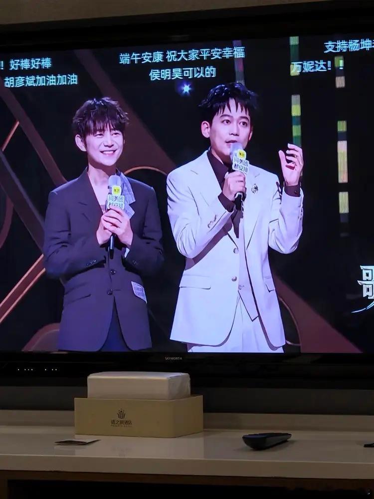 尤长靖这匹“黑马”，好多人觉得不配！ 刚播的《歌手2026》里，之前一直不被看好