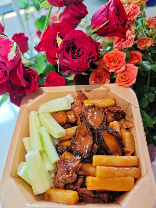 杨浦消费者鲍鱼捞汁红烧肉盖饭