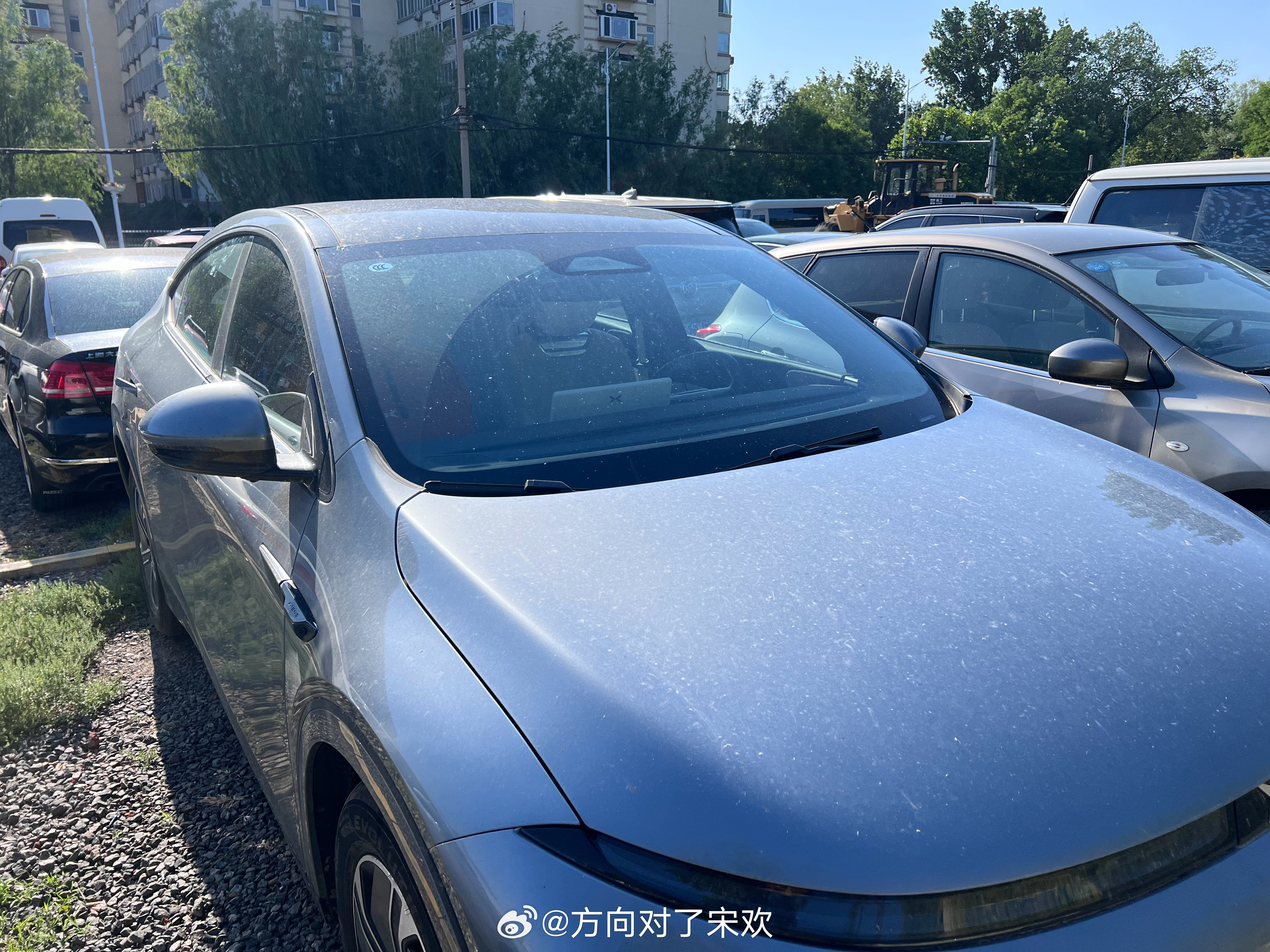 很庆幸，自己的车没有被冰雹砸坏。下面分享一下车辆被冰雹砸了之后怎么处理？我和汽车