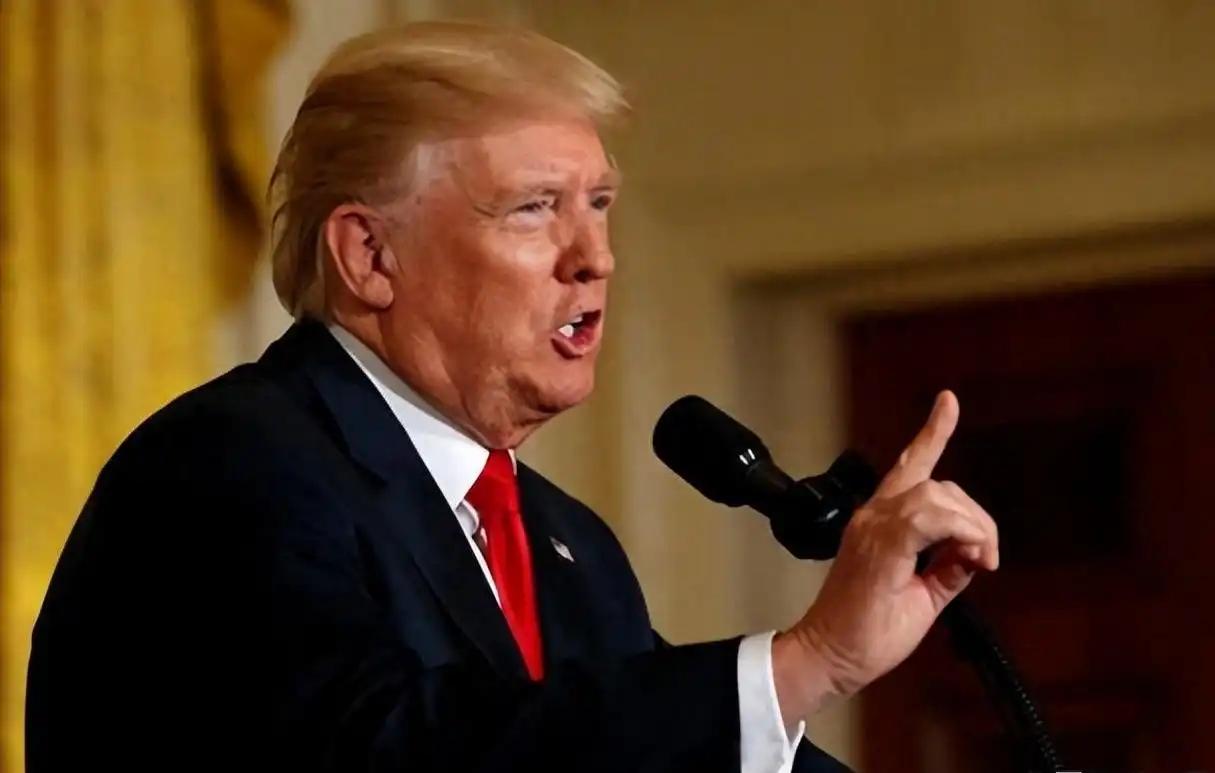 特朗普这老爷子，真是什么话都敢往外蹦。

刚在福克斯看到的，他脸不红心不跳地直接