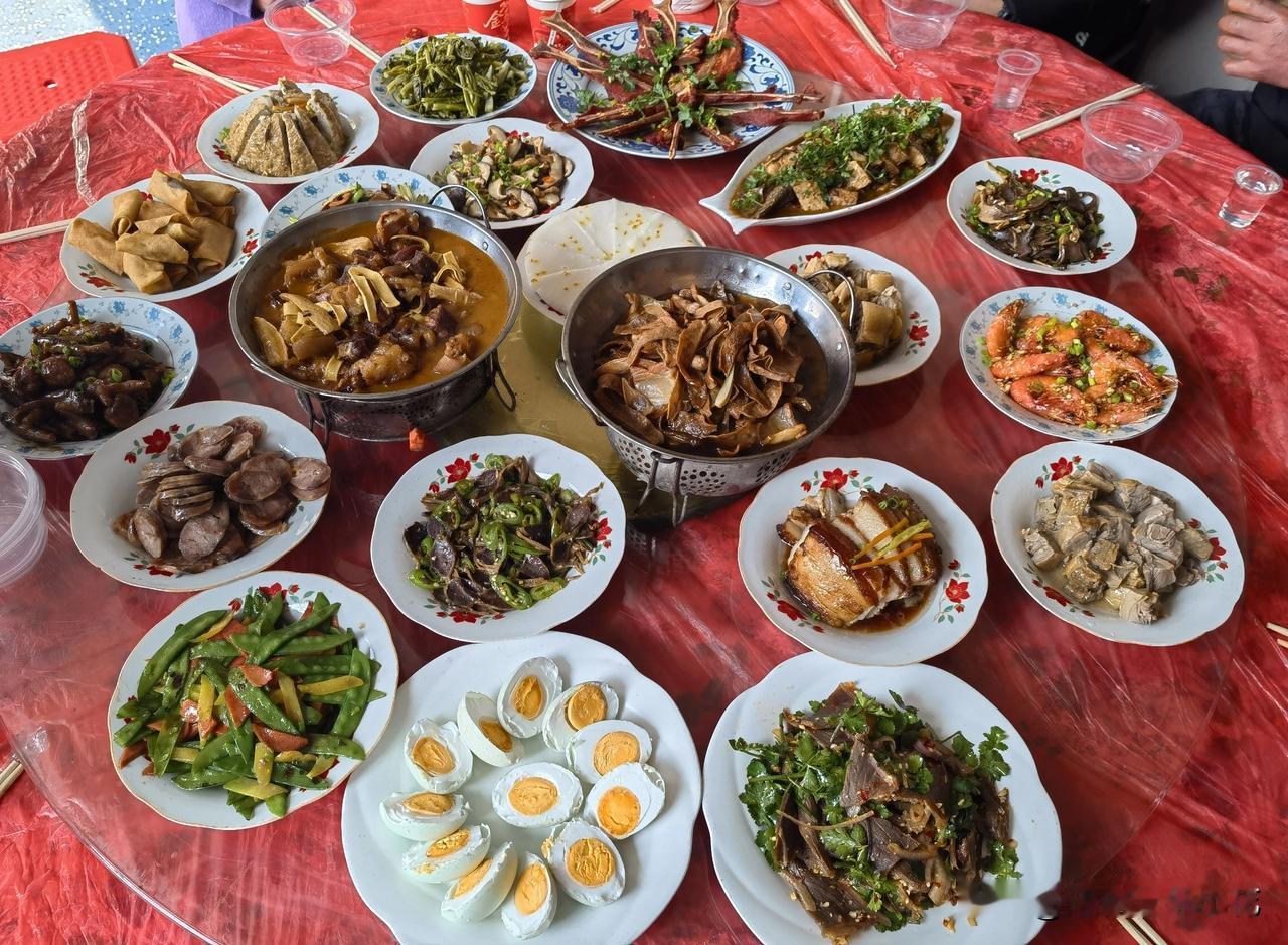 听老人说，以前随州也是属于襄阳管的，很多饮食习惯都是差不多的。襄阳人最近去随州吃