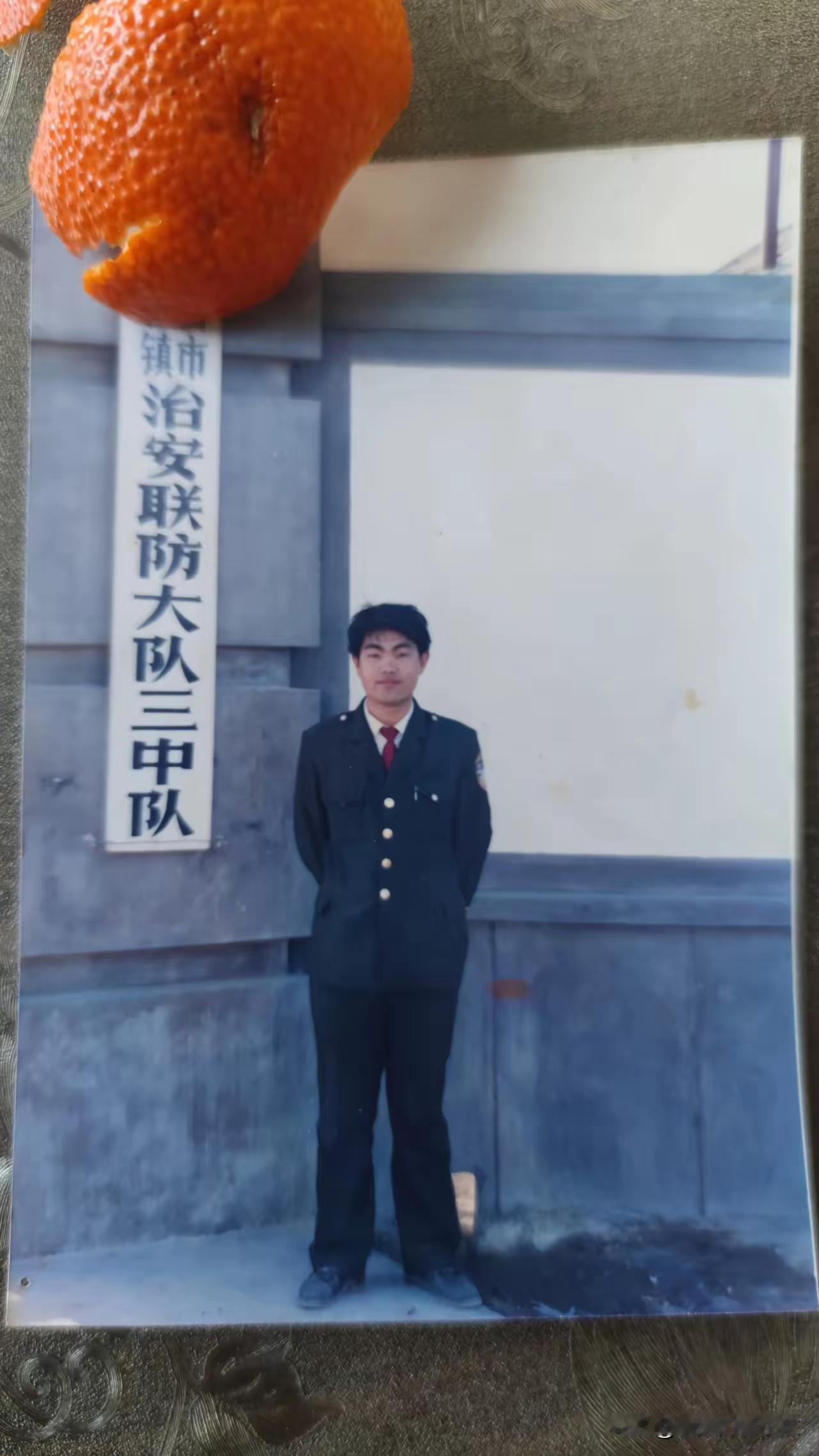 你当过联防队员吗？
上世纪90年代我技校毕业待分配期间，听说派出所治安联防队招人