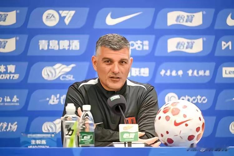 中超第八轮上演好戏，浙江客战蓉城，两队主教练是来自澳大利亚的一对亲兄弟

俗话说