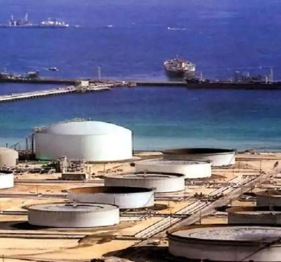 不卖了！沙特直接叫停对欧洲原油供应，优先供货亚洲！欧洲急眼开始满世界找油，中国又
