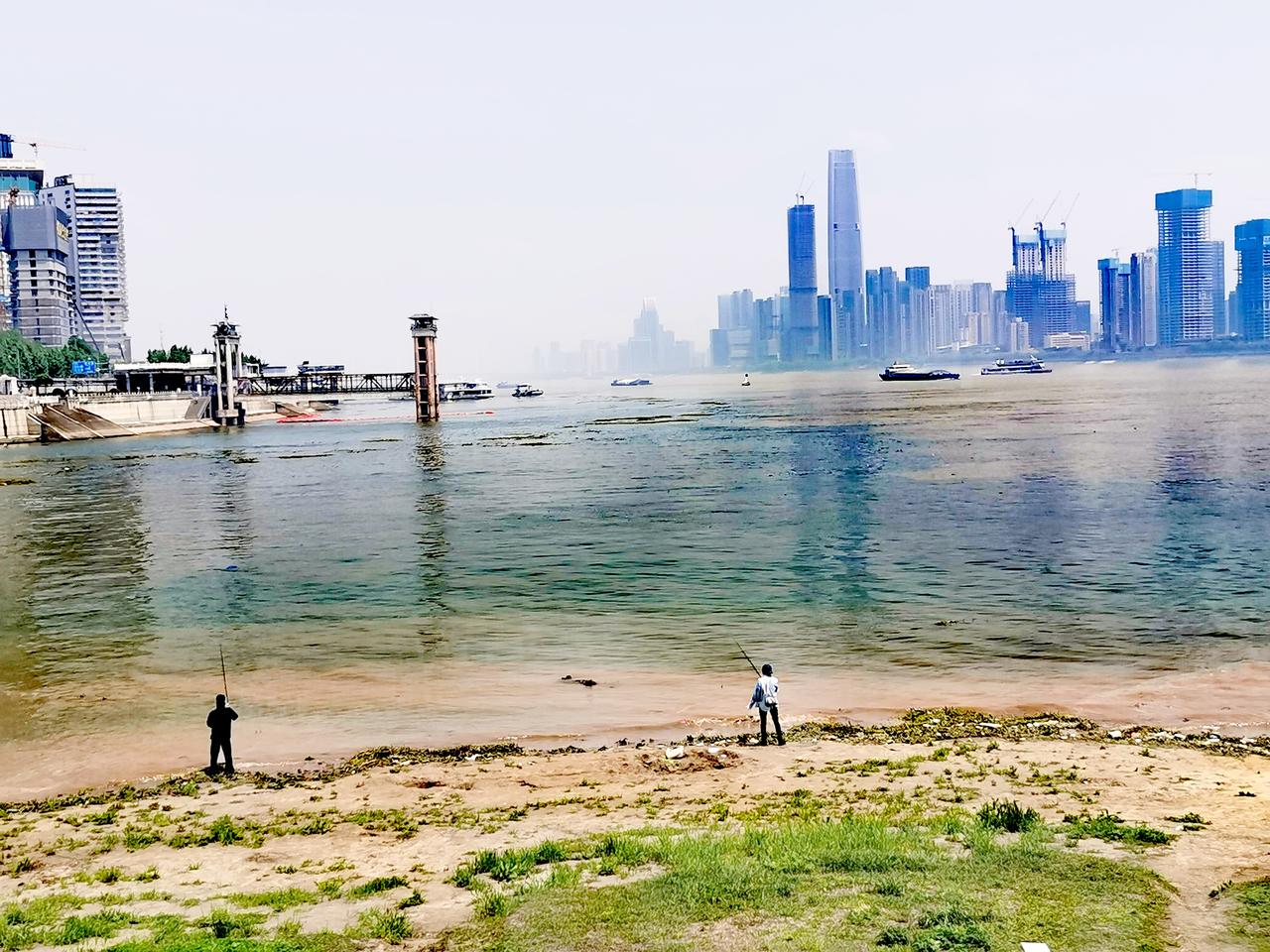 汉江从汉中市宁强县发源，流经陕西省汉中市、安康市、湖北省十堰市、襄阳市、荆门市、