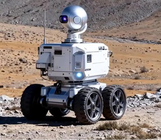 有印度媒体渲染称：“中国部署的边境执勤机器人可能被印度士兵抱走研究！”而中国边防