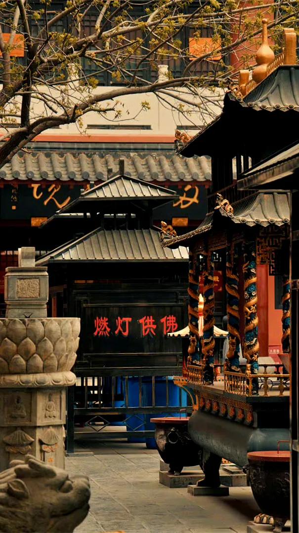 《羊皮卷》中写道：“人真的忙起来，根本没有太多复杂情绪；人太闲，才会把鸡毛蒜皮当