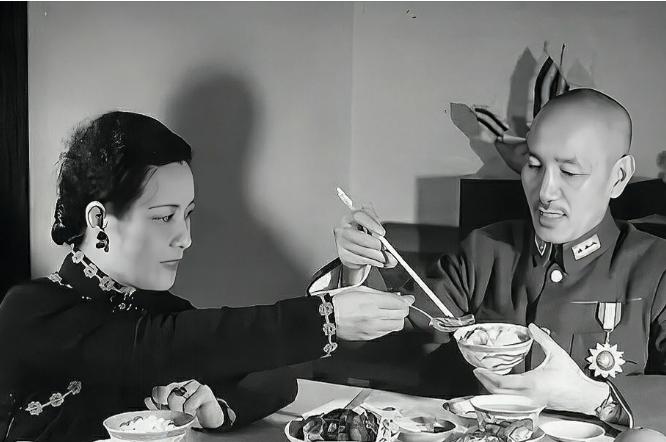 这两个人，夫人一生抽烟，喝酒，熬夜，喝茶，喝咖啡，活了106岁，她烟瘾很大，多时