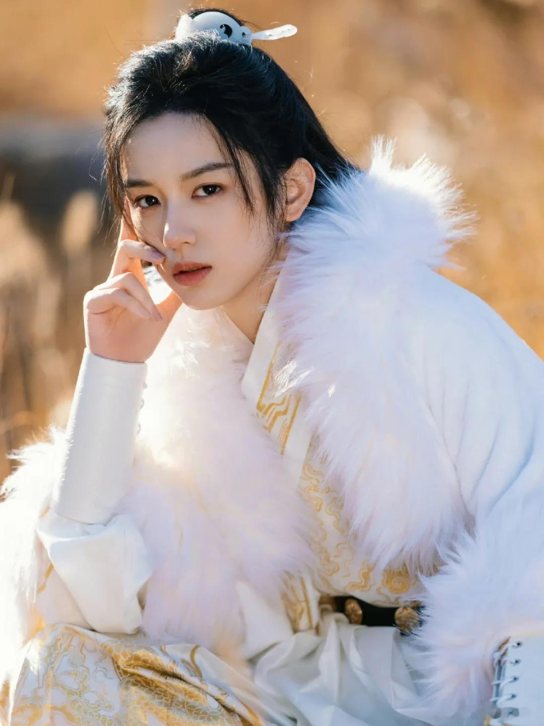 周也 谁来懂一下这个也子身上的少年感，帅的不知天地为何物了 