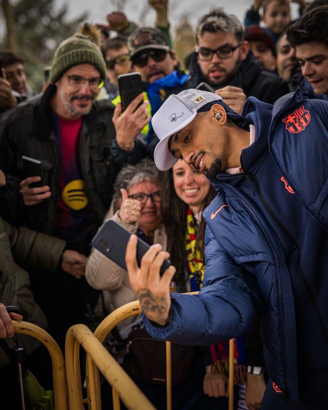 “没有人可以定义我的价值，除非我认同了他的标尺。”拉菲尼亚值得很多个👍🏻巴萨