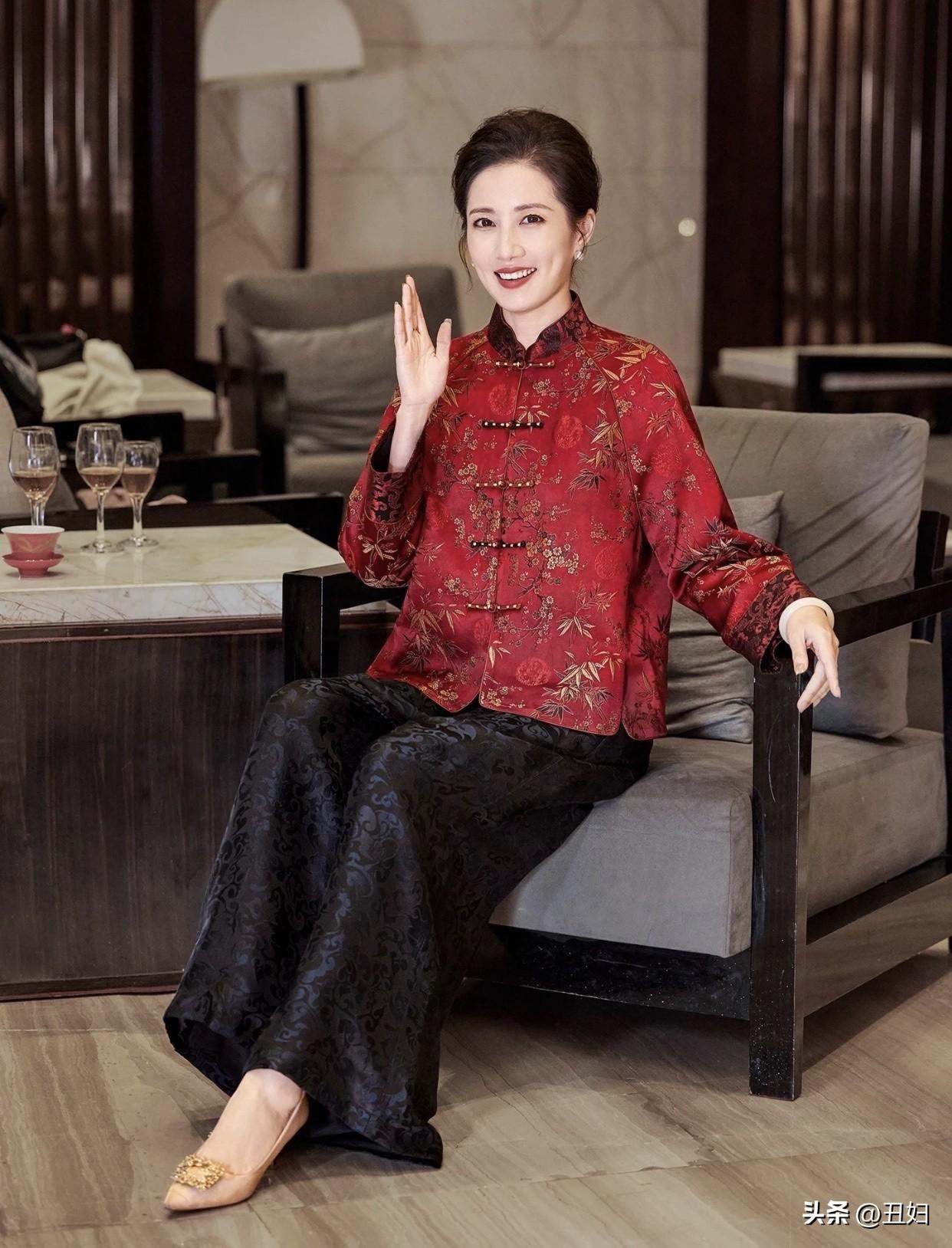 女人五十了，老了吗这个年龄的女人可能更注重健康生活。