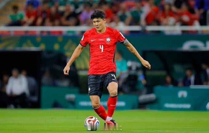 韩国2：1战胜捷克，金玟哉踢满90分钟，发挥出色，帮助韩国队取得胜利。拜仁慕尼黑