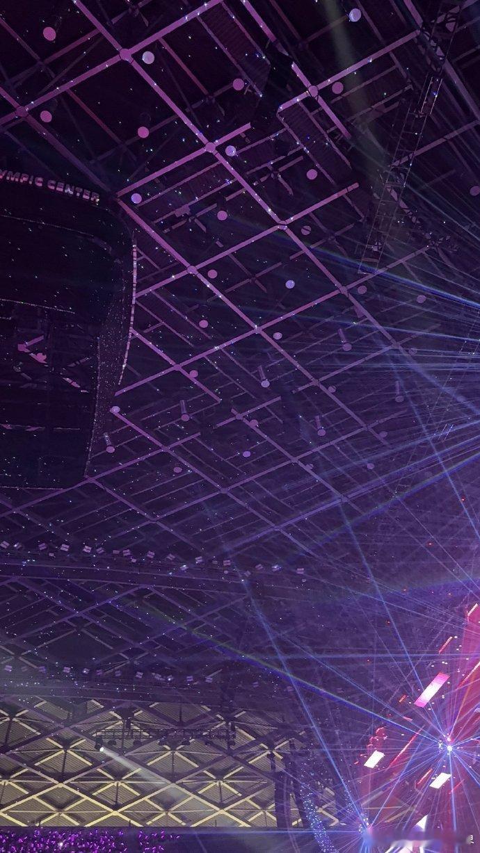 徐良是有点霸总浪漫在的徐良演唱会星空顶年少青春的白月光归来了！徐良如今事业沉稳自