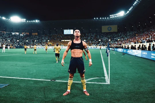 C罗又一次战胜天命的进球