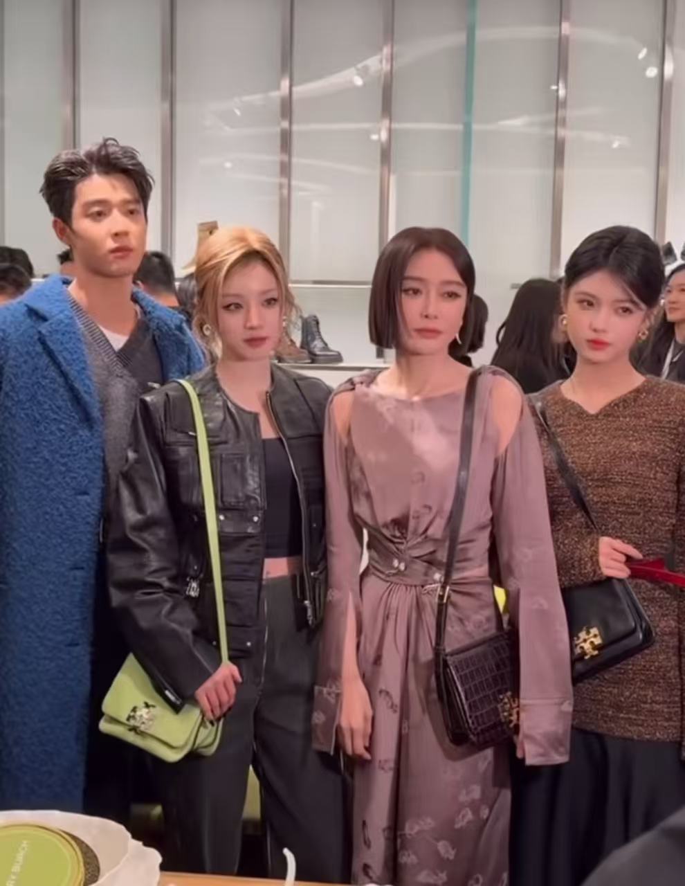 卢昱晓艾米同框秦岚宋雨琦艾米同框好喜欢美女同框[流鼻血][流鼻血] ​ ​​​