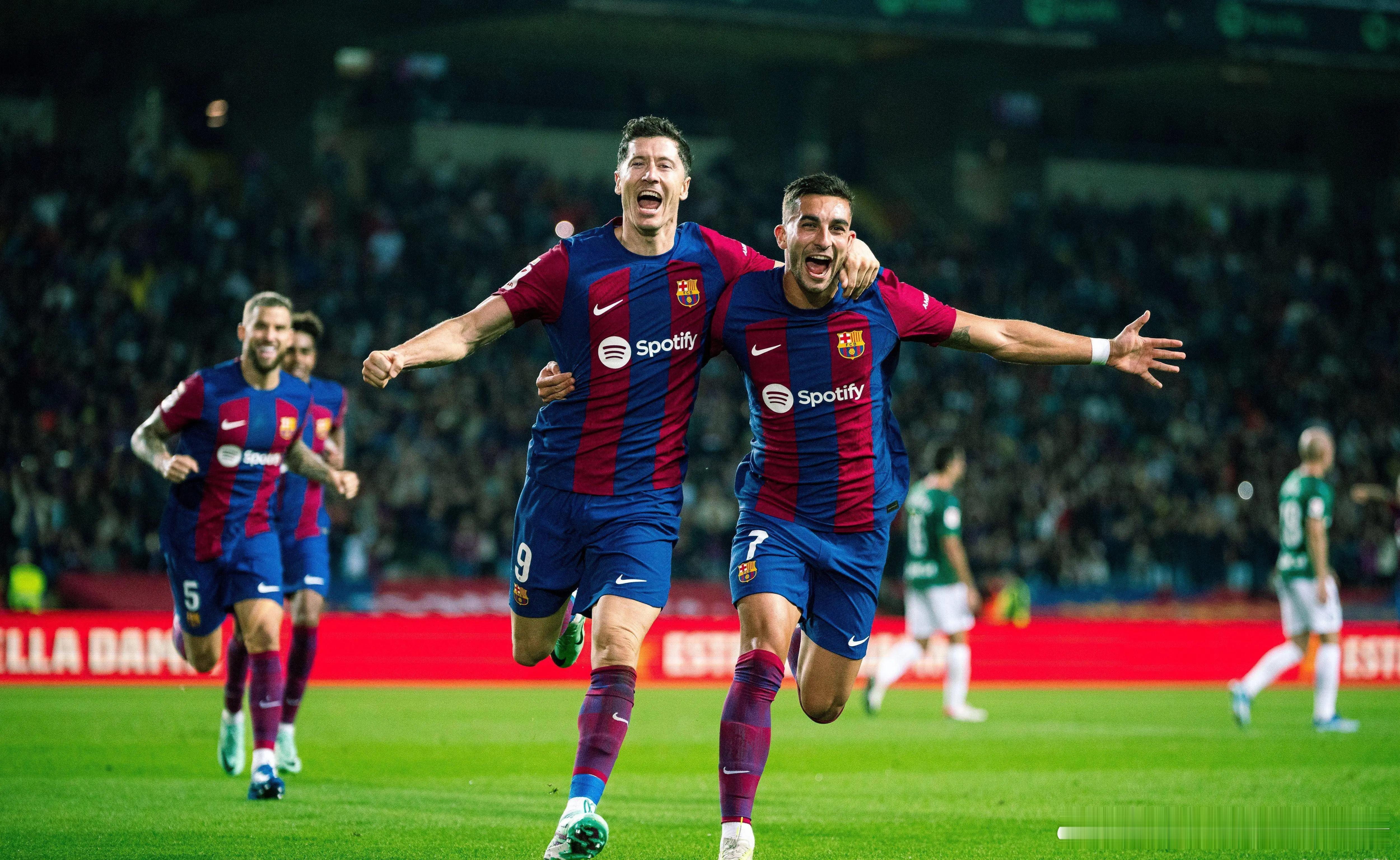 今日免费赛事情报更新！009 欧冠 斯拉维亚vs巴萨实力战意1.布拉格斯拉维亚上