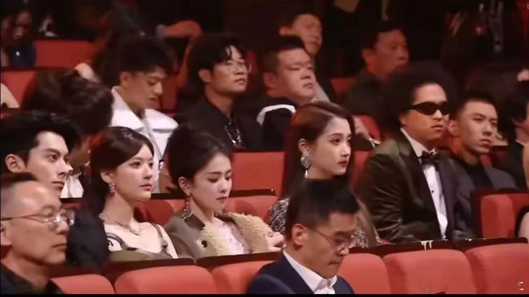 确实一对比，她就有京圈大小姐的气质了 