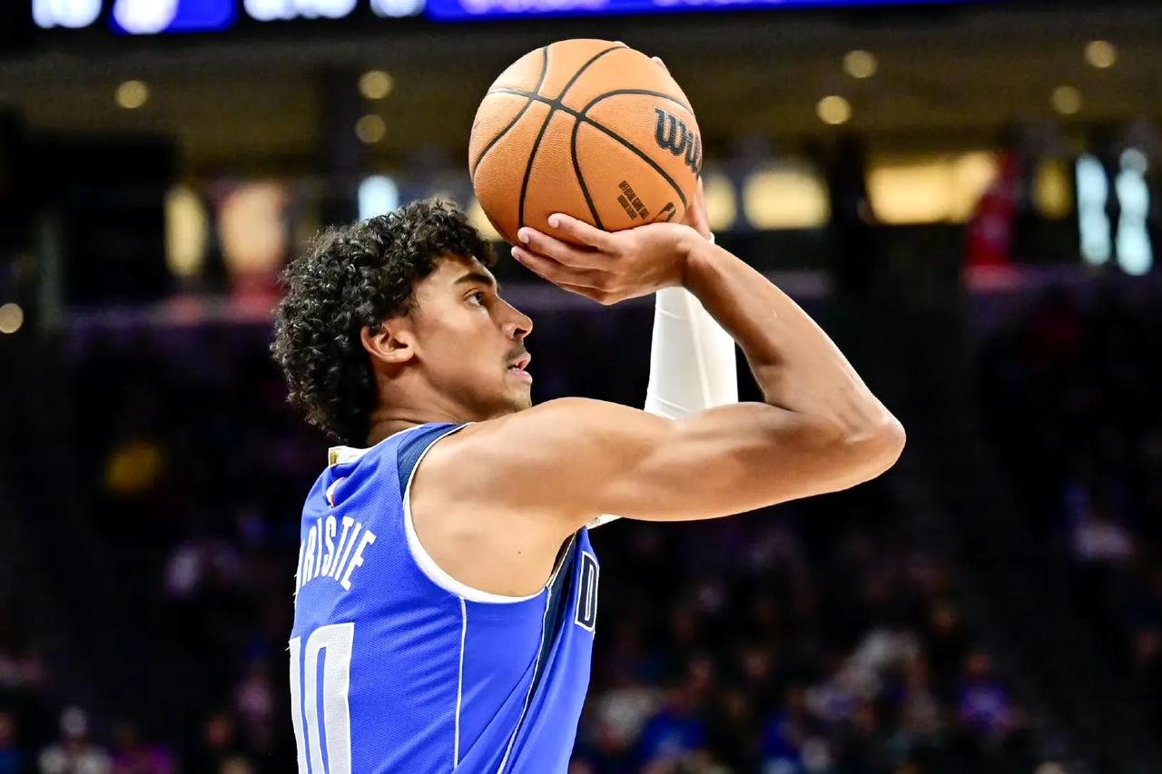 独行侠的神射手克里斯蒂
三分球命中率46%，底角球命中率56%
克里斯蒂现在也打