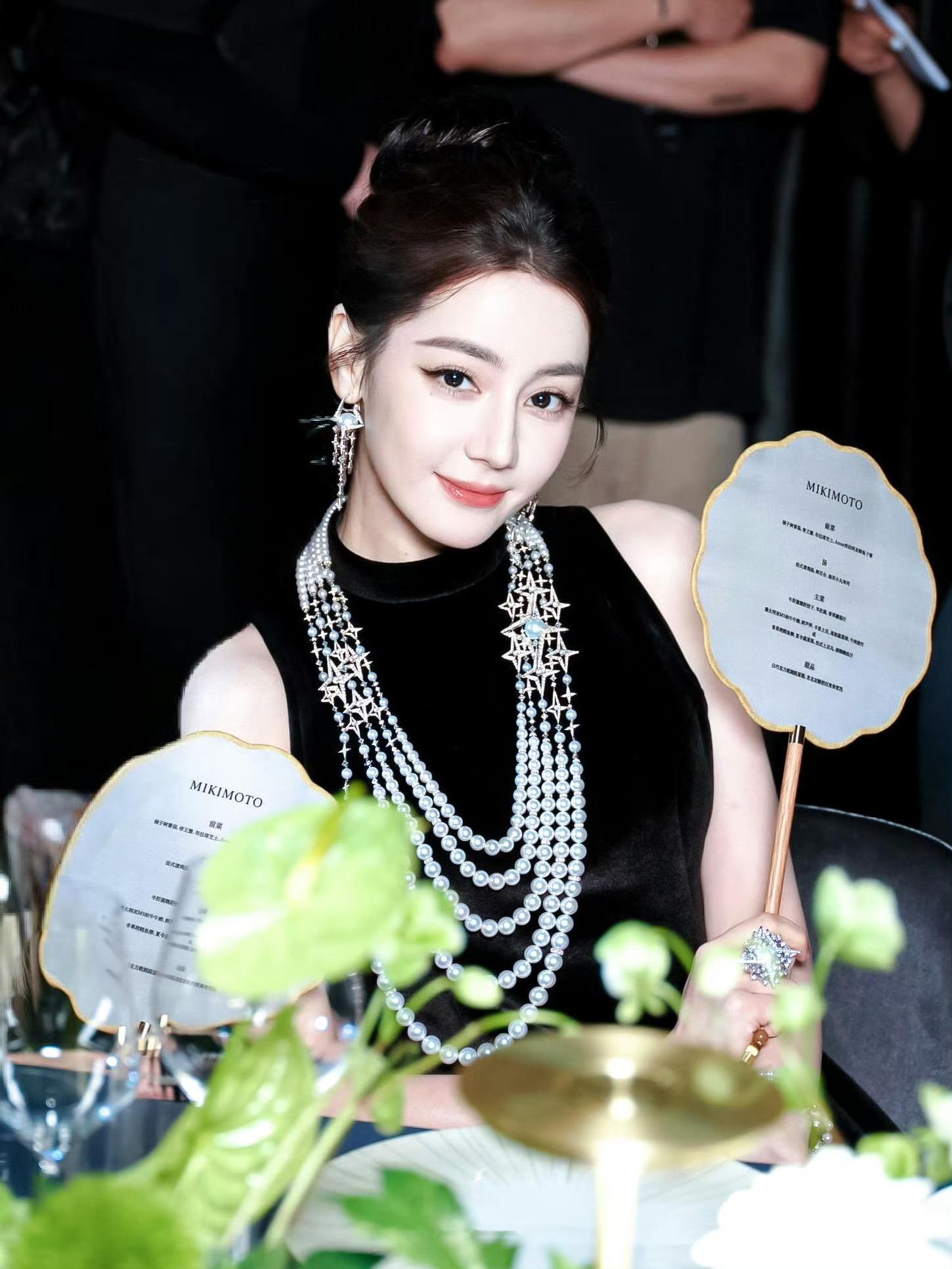迪丽热巴李慧珍 dlrb 迪丽热巴钰珑 dlrb 迪丽热巴功夫女足你再不回迪士尼