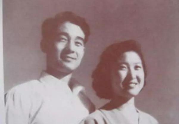 毛主席女婿孔令华自愿搬离中南海，一直坚持不用公家车辆，带着妻儿坐板车离开！
19