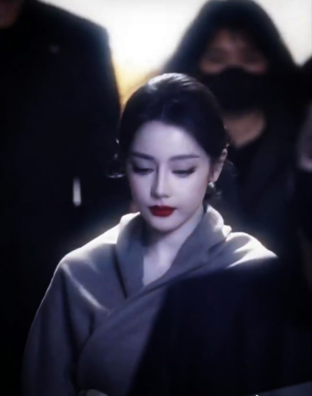 第一章《回国》迪丽热巴 女王回归