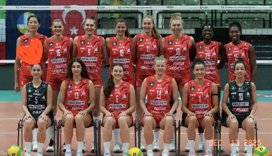 手术刀削掉了她20%的爆发力，却雕琢出87.5%的恐怖成功率。
半决赛，对巴西劲