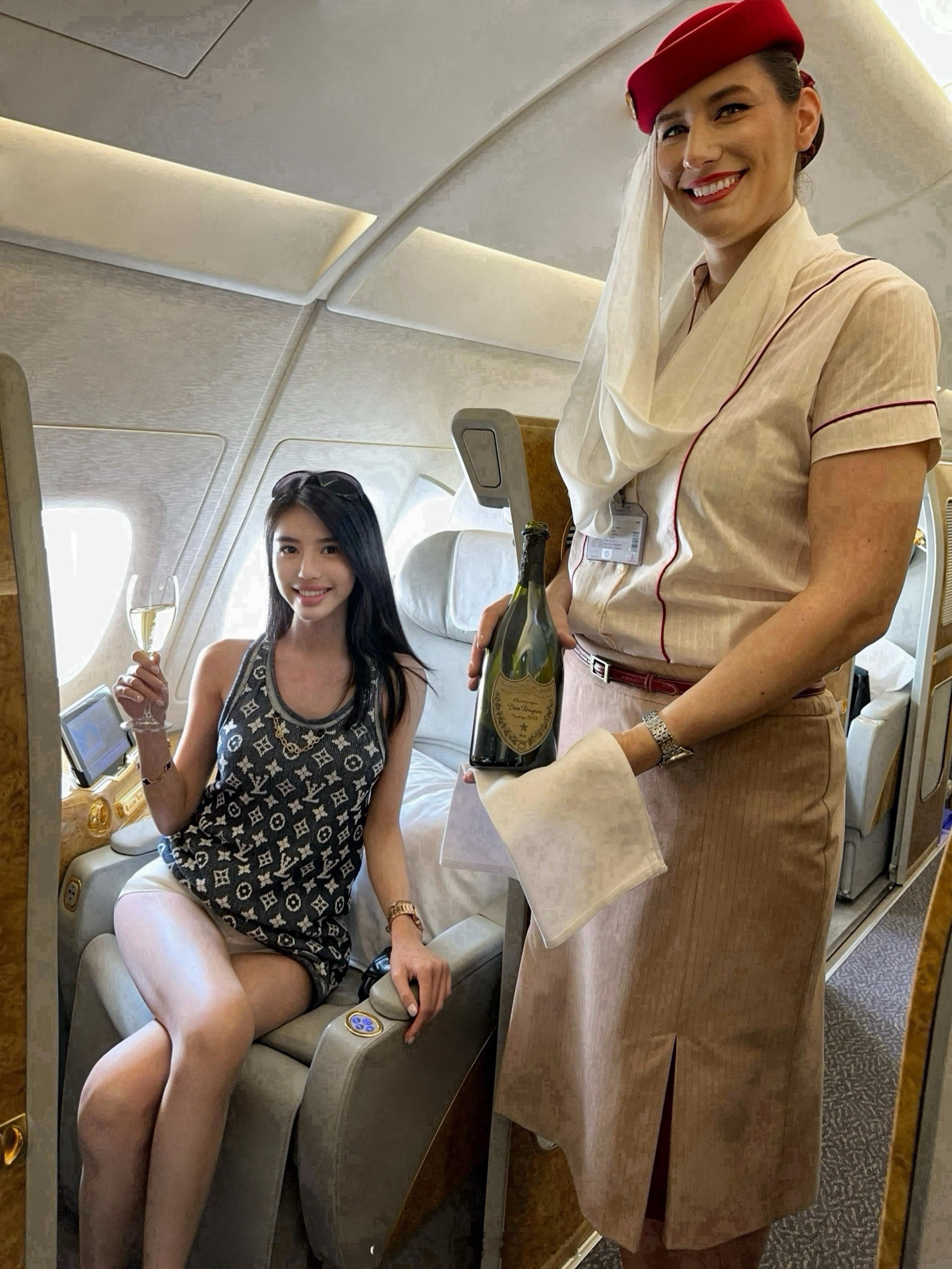 连续工作两个月之后的出行一刻。#阿联酋航空头等舱#  ​​​