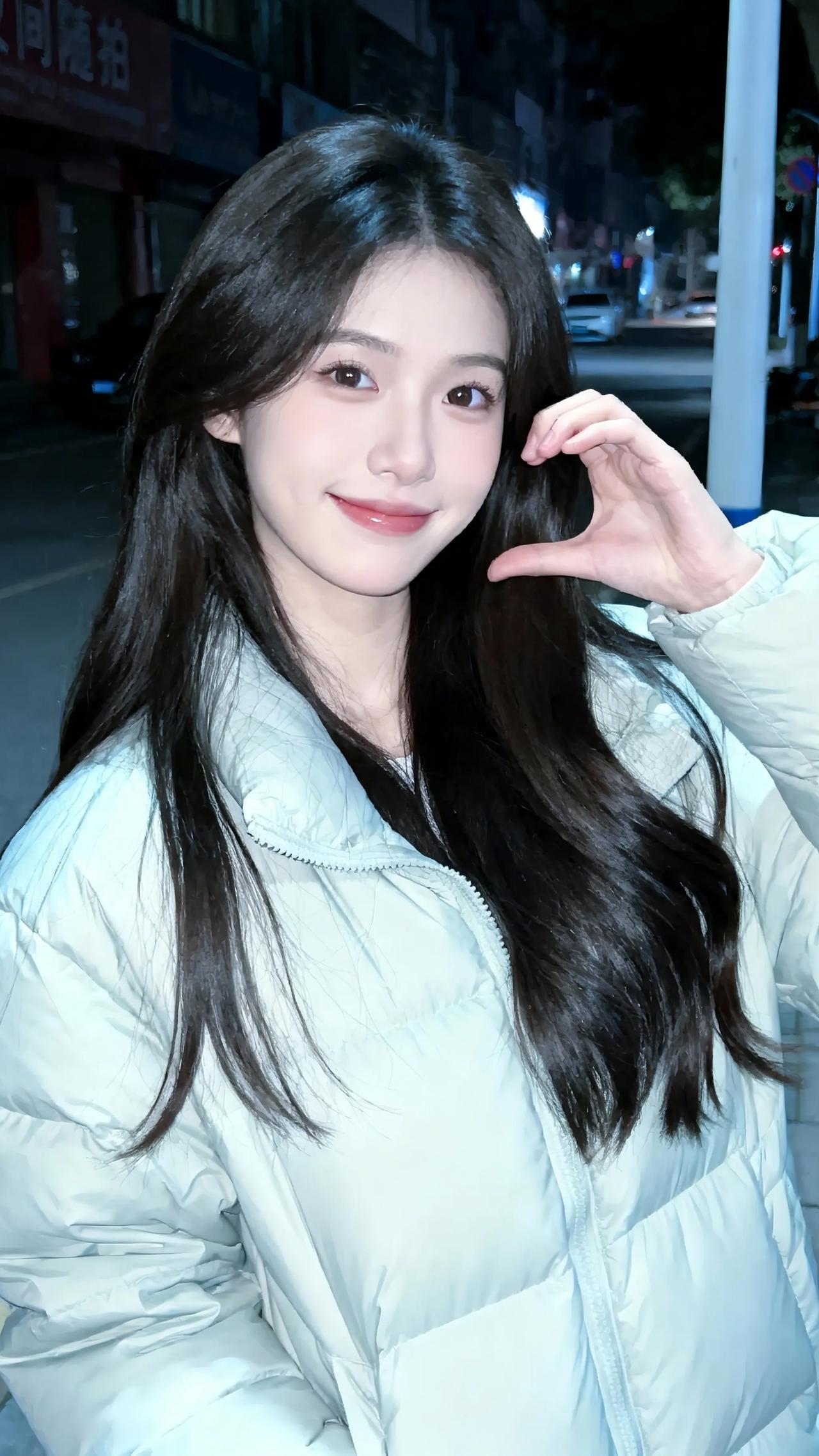 怎样才能把女生拍出清纯的感觉怎样穿搭让自己更优雅 火热街拍分享