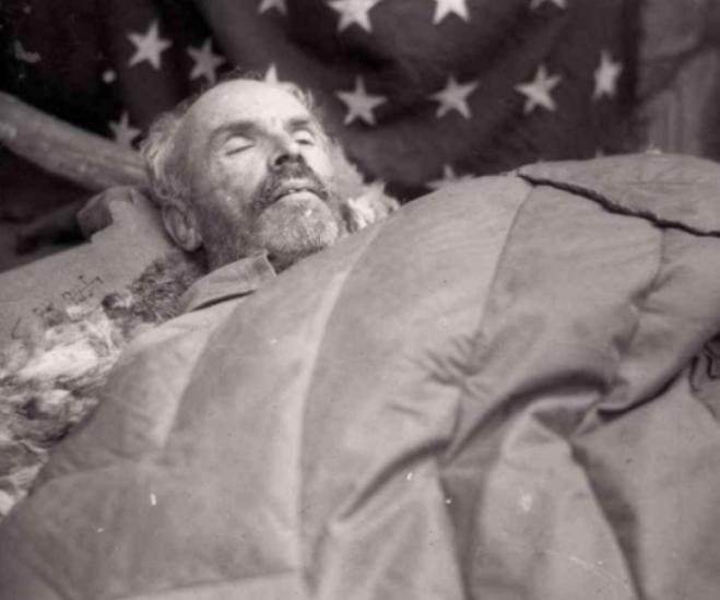 一直以来，对于白求恩，我们宣传的都是他如何高尚、如何伟大，但却很少有人知道，他为