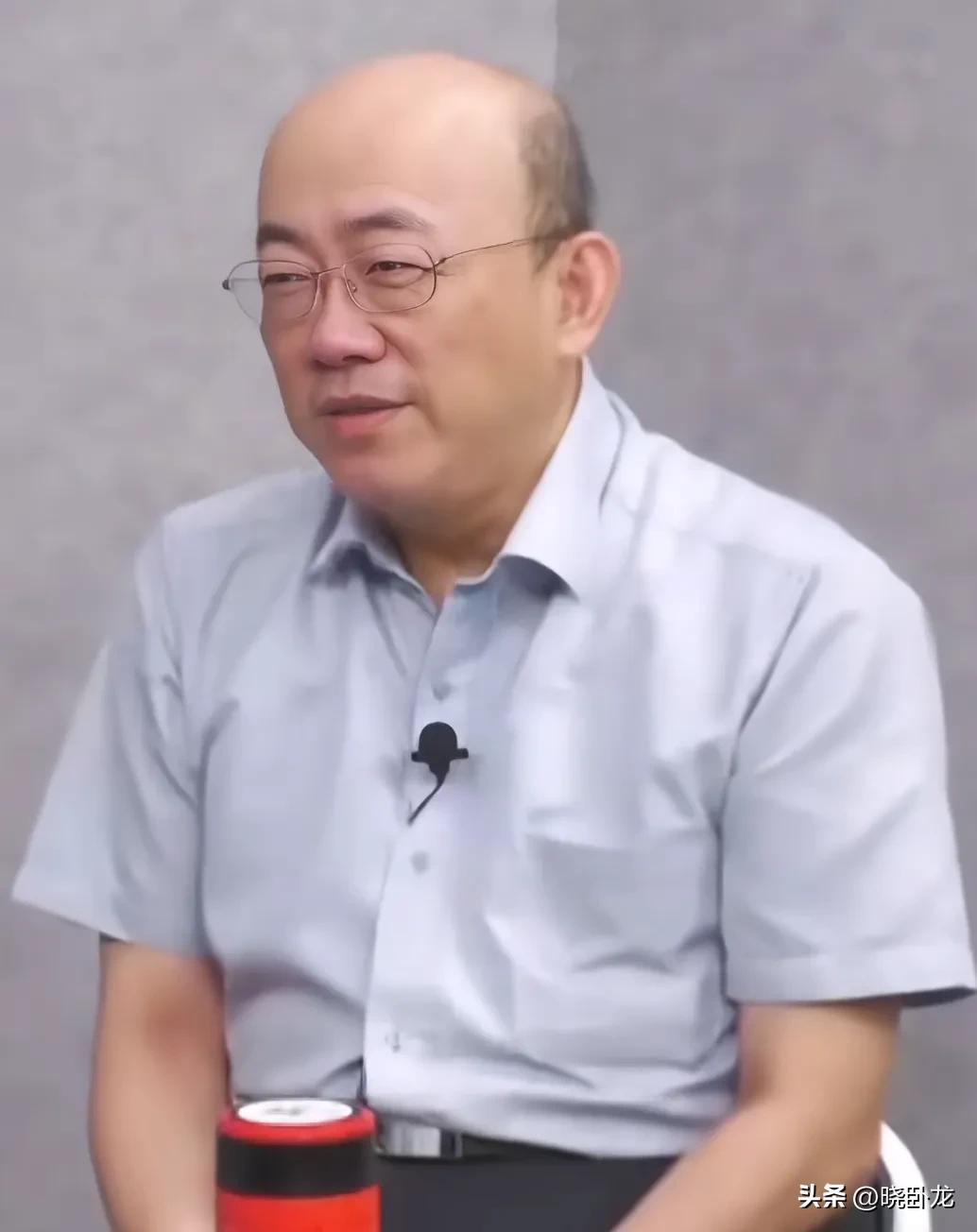 郭正亮这个脑袋瓜子就是不一样，他说要是打起来了就躲到台北故宫去，为什么要躲在台北
