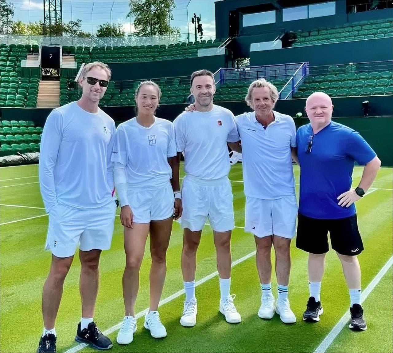 中国女网职业球员团队配置的四个档次

独一档：郑钦文，6-8人配套班底，年投入超