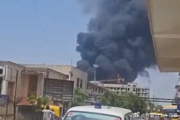 【印度空难唯一幸存者发声】 当地时间12日，印度航空一架载有242人的客机在古吉