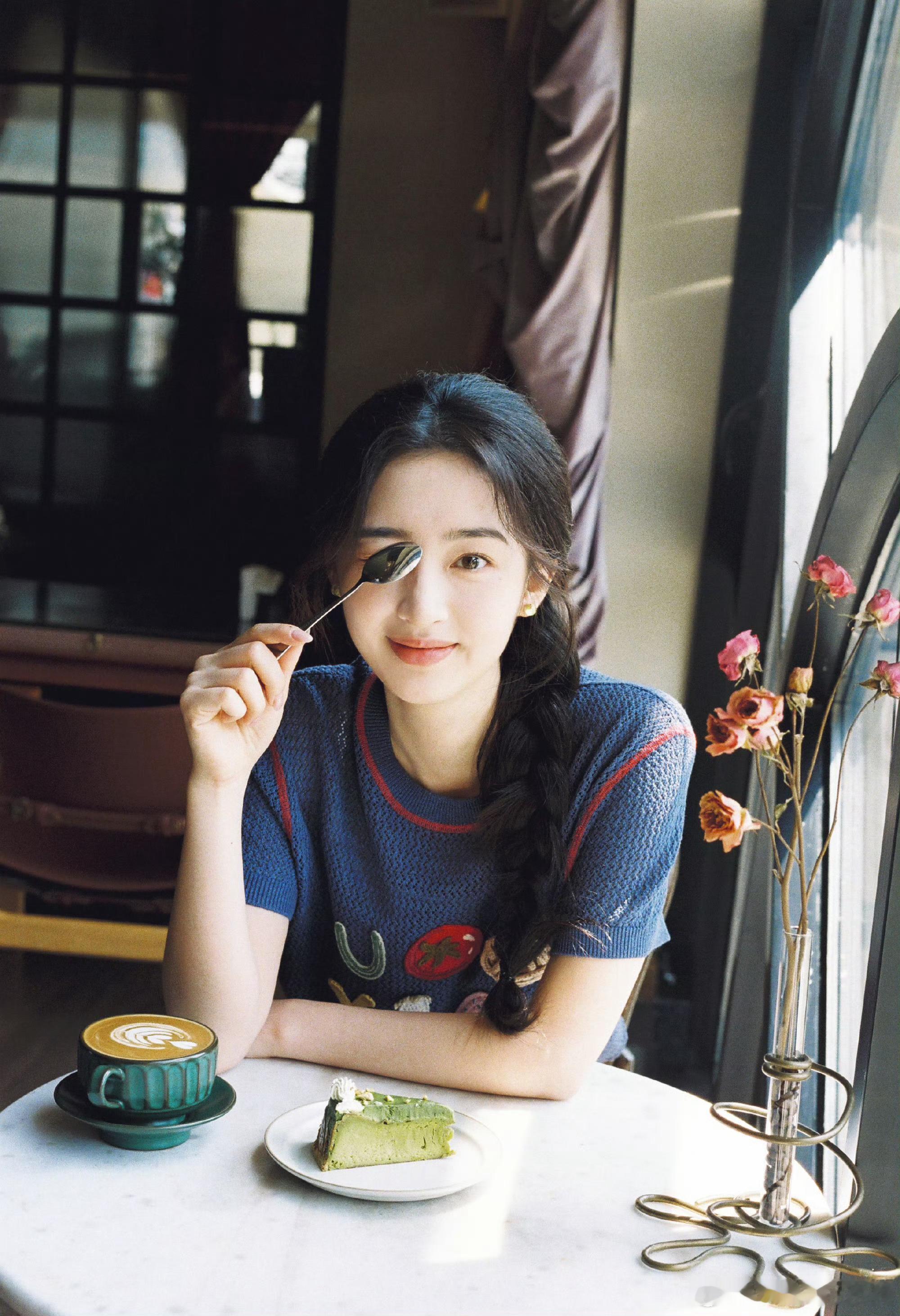 午后街角咖啡店偶遇邓恩熙☕天选民国女留学生，来个年代剧试试 ​​​