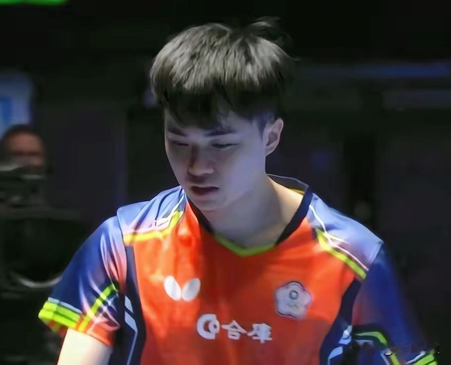 台北男团3-2险胜瑞典，惊险杀进四强。
 
伦敦世乒赛男团八强战全程高能神仙打架