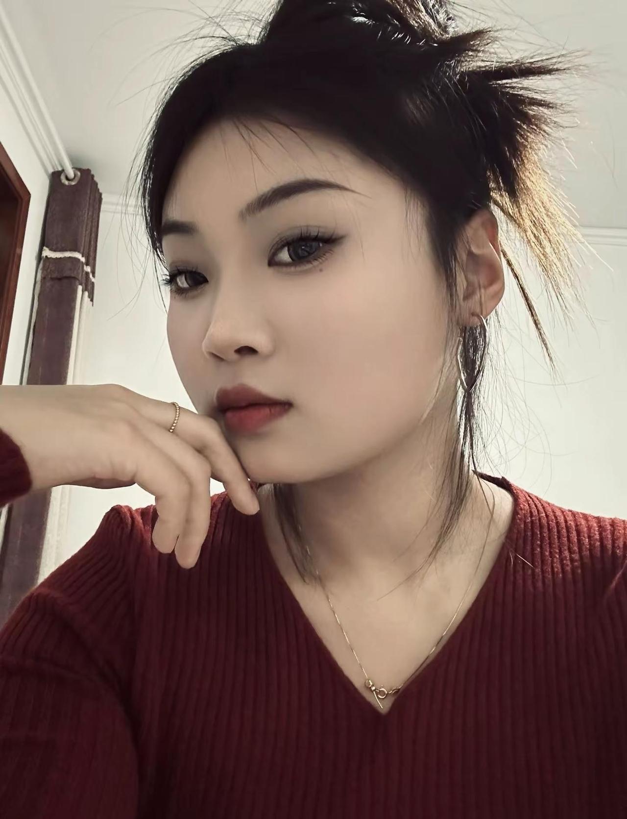 老歌就像一杯陈年美酒，越听越有韵味 越品越有生活.