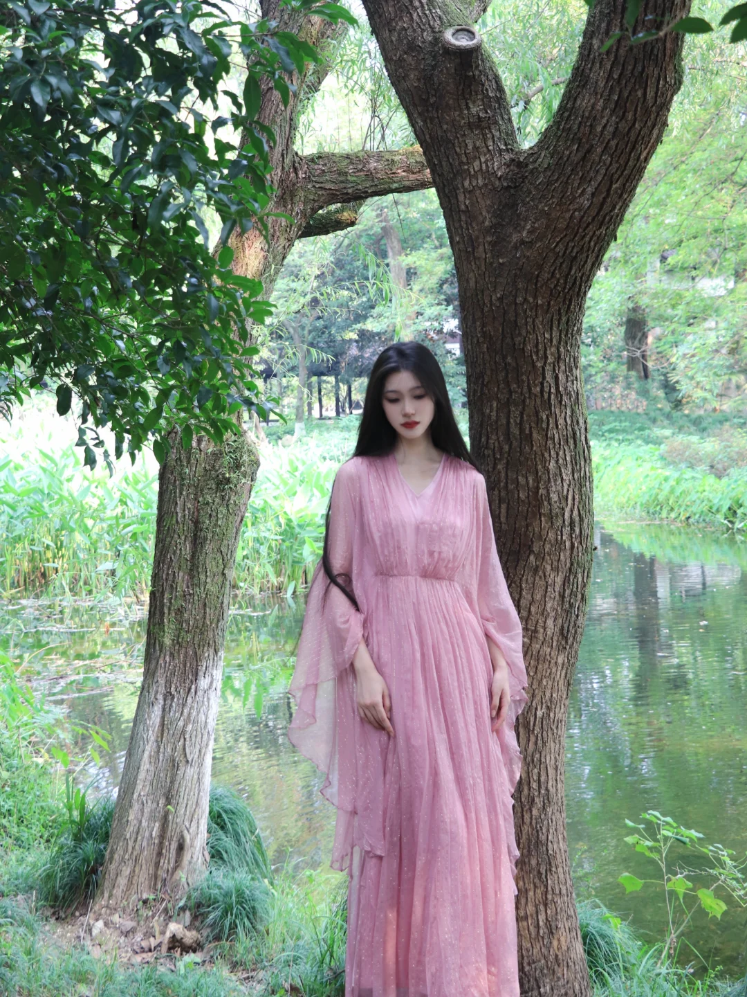 夏未尽，而秋至